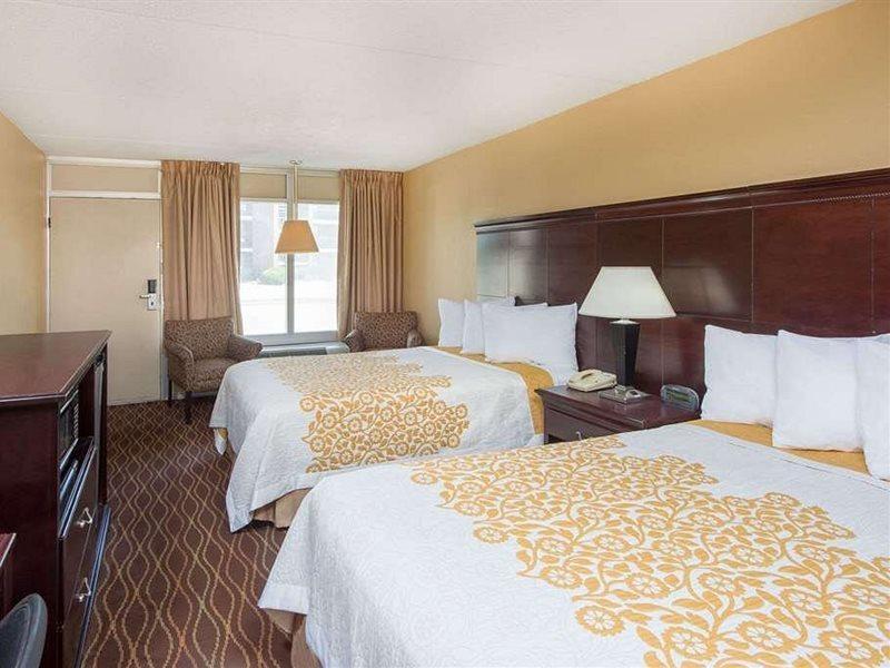 Days Inn By Wyndham Paducah Eksteriør billede